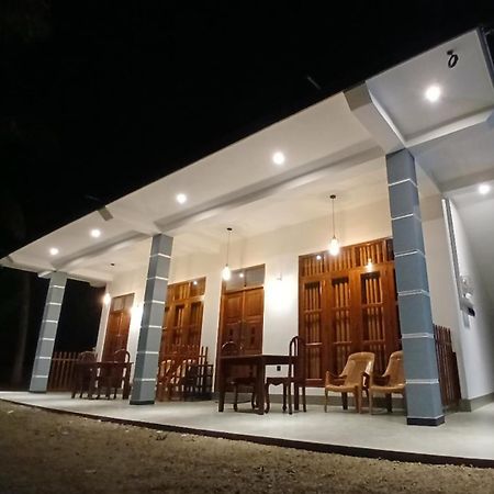Coco Mount Residence - Hiriketiya ディックウェラ エクステリア 写真